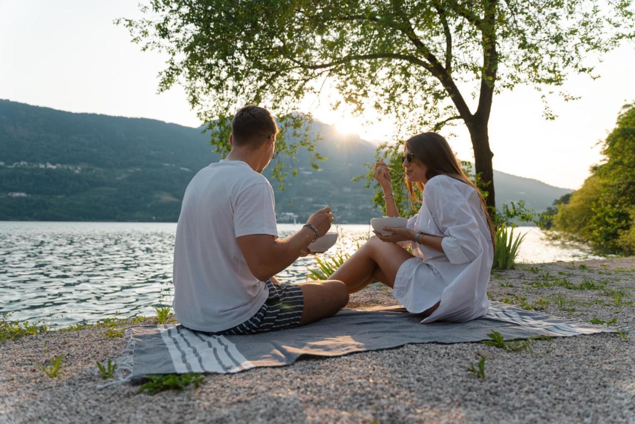 Chalet Alessandrini - Private Lakeside Beach تينّا المظهر الخارجي الصورة